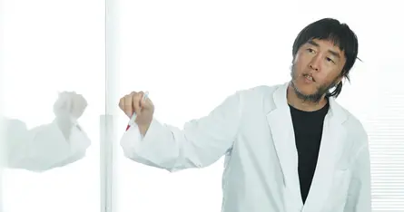 木村建次郎|みえないものを数学で可視化。研究の対象は逆問題から不老不死、そしてタイムマシンへ