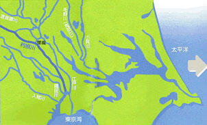 1000年前、利根川は東京湾に注ぎ、現在の銚子から霞ヶ浦にかけての一帯には「香取海」と呼ばれる入り江が広がっていた（同 利根川上流河川事務所のホームページより）
