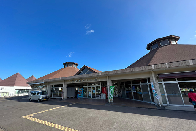 「道の駅 桜島」は、鹿児島市街からフェリーで桜島に渡った港のすぐ近くにある