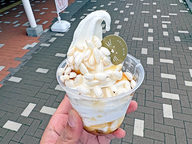 梅の風味と酸味、味噌の塩味が独特の味わい。ポン菓子は良いアクセントになっている