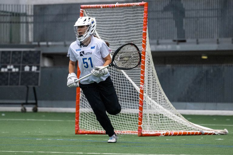 試合でゴールを守る藤田選手